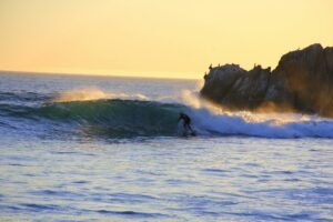 The Best surfing in Hawaii, best beaches in Hawaii, Beach Travel Destinations, beach travel, Jaws aka Pe'ahi Maui, Best Hawaii Beach Resorts, Best Hawaii Tours & Activities, Banzai Pipeline Oahu, Ke'ei Beach Big Island, Ma'alaea Pipeline Maui, Honolua Bay Maui, Ho'okipa Beach Maui, Lopa Beach Lanai, Hanalei Bay Kauai, Canoes Oahu, Ala Moana Bowls & Kaisers Oahu, Diamon Head Lighthouse Oahu