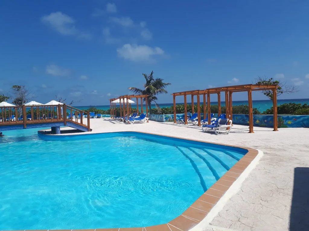 Villa Caprice Cayo Largo private bungalows pool and guest room near the beach in Cuba