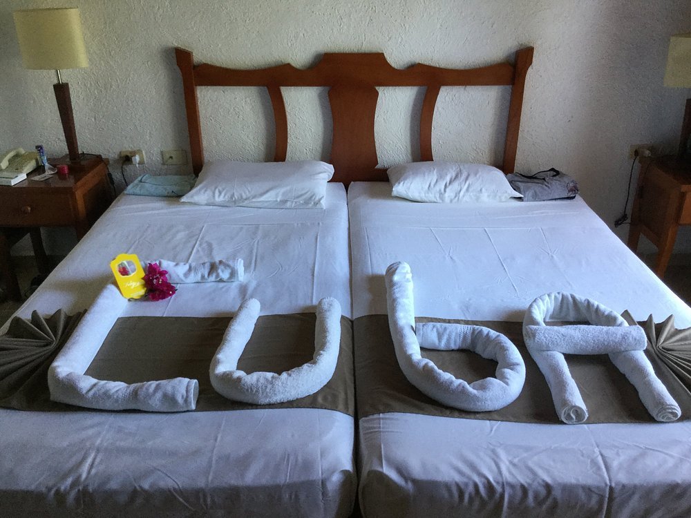 Villa Linda Mar beach huts guest room and beach access walkway on Cayo Largo Cuba