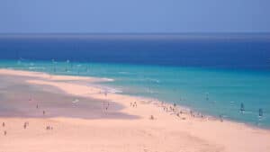 This image has an empty alt attribute; its file name is Playa-Sotavento-300x169.jpg
