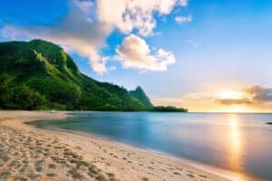 Papohaku Beach, Molokai Hawaii, Molokai Travel Guide, best Molokai hotels, best Molokai restaurants, things to do in Molokai, Molokai tours & activities, best bars in Molokai, best Molokai beaches