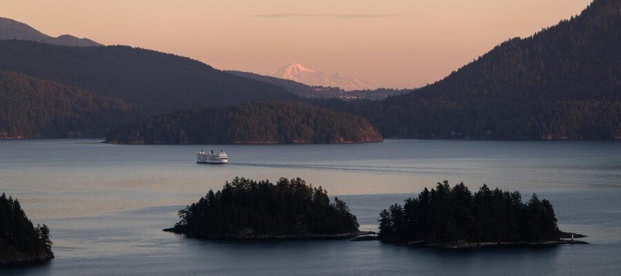 bc-ferry-coastal-islands-sunset
