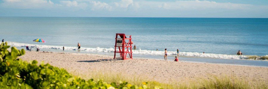 South Beach Park in Vero Beach | Beach Travel Destinations South Beach Park in Vero Beach with a red lifeguard stand overlooking the Atlantic Ocean.