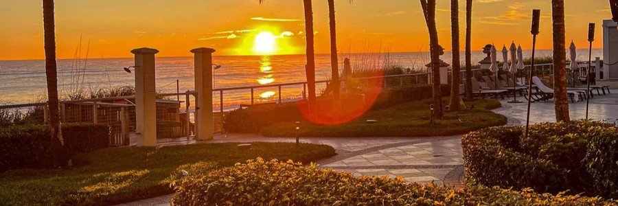 Vero Beach Sunset | Beach Travel Destinations A colorful sunset over the Atlantic Ocean viewed from an oceanfront resort in Vero Beach, Florida.