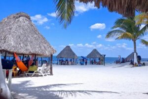 Playa Bonita, Campeche Mexico, Best time to visit Campeche, Campeche weather, best Campeche Restaurants, Best Campeche Tours & Activities, Best Campeche Bars & Nightlife, Best Campeche Hotels, The Best Campeche Travel Guide