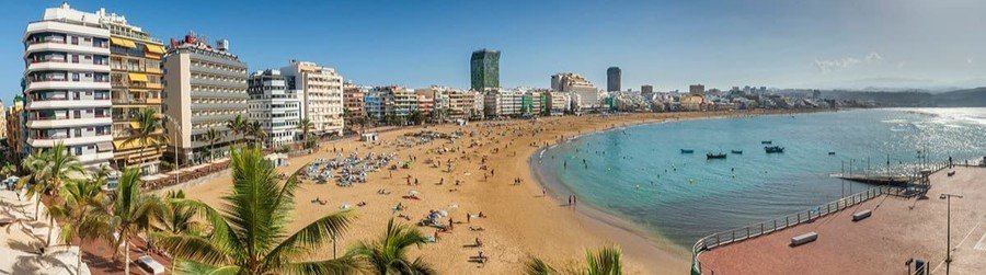 Playa de Las Canteras Gran Canaria Spain urban beach with promenade and calm water