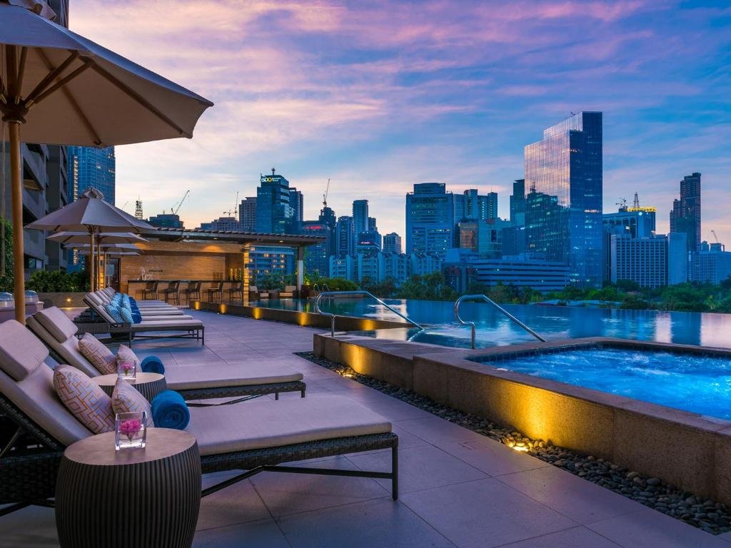 discovery primea luxury hotel rooms and rooftop pool in makati manila philippines