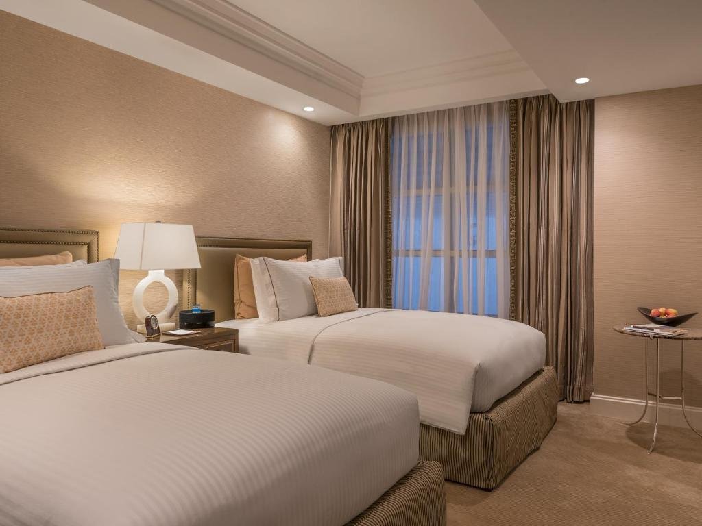 discovery primea luxury hotel rooms and rooftop pool in makati manila philippines