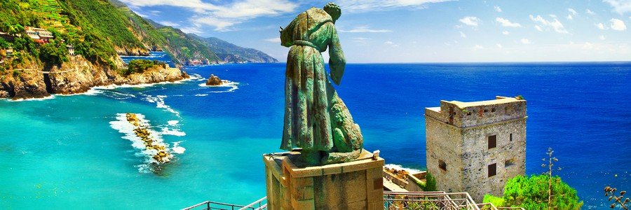 Scenic view of Cinque Terre coastline with cliffs and turquoise sea