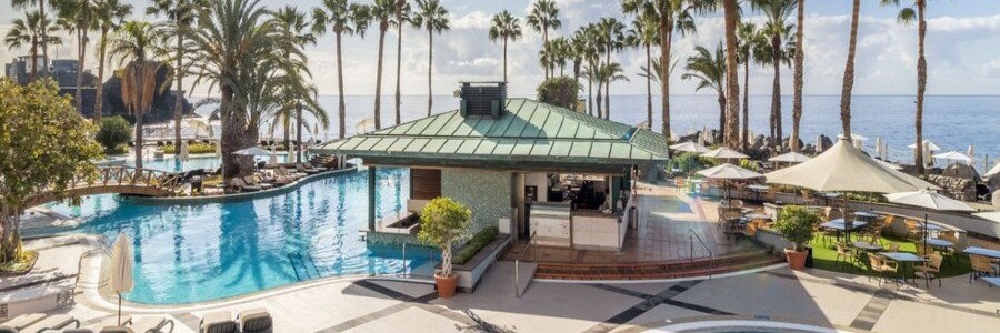 Savoy Palace pool and oceanfront terrace in Madeira