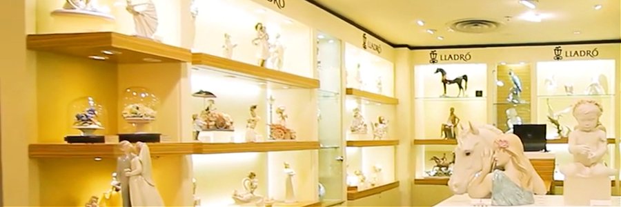 Lladró porcelain figurines display in Valencia shop near cruise port