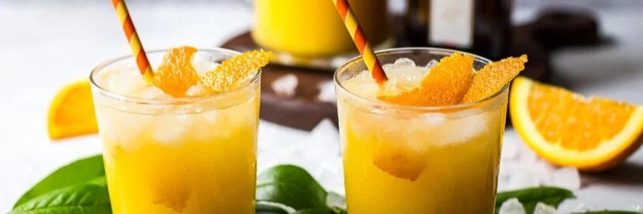 Florida Orange Crush cocktail made with fresh orange juice, vodka, and citrus flavors.
