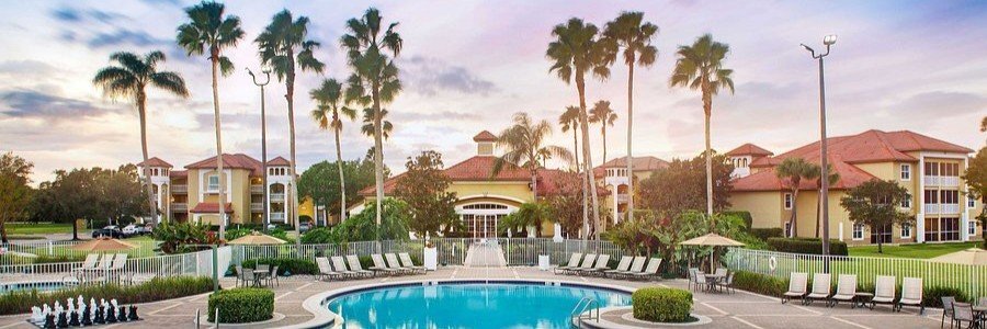 Swimming pool and clubhouse at Sheraton PGA Vacation Resort in Port St. Lucie, Florida.
